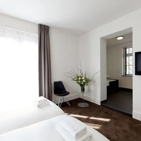 College Hotel